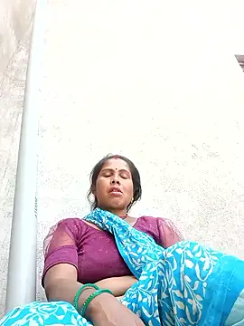 Webcam Model (Shreya_pandit)  is live.Free join now!