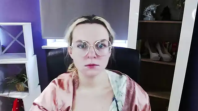 zoey_erotic - Zoey_Erotic's free webcam - UK Sex Cams