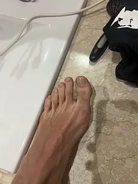 piccolo2002 live sex cam