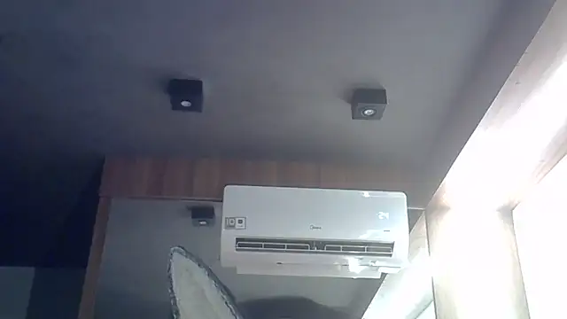 skinnykitten - SkinnyKitten's free webcam - UK Sex Cams