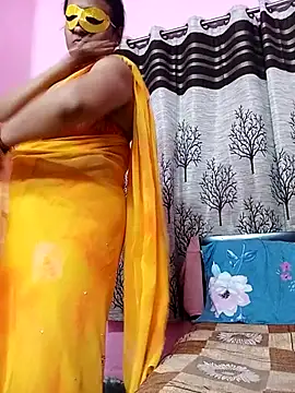 Webcam Model (Gullapi)  is live.Free join now!