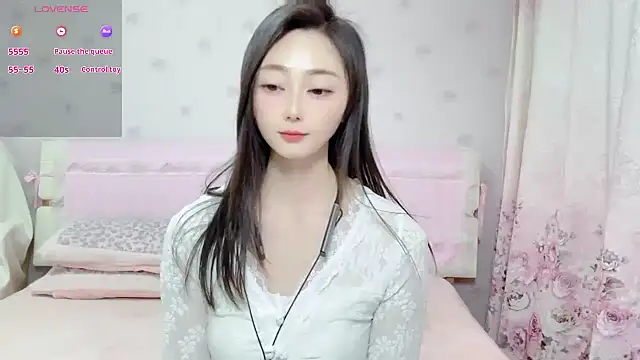 anjila888 (F young) - 坚强 坚持的我在这里打工 老板说了算