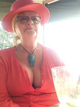 hot-muci (Ask my age) - Nacked show