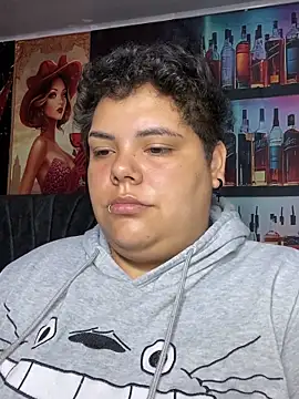 Webcam Model (Hailey_Curvy)  is live.Free join now!