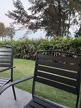 Selenaaaaa-'s live cam