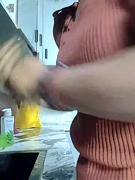 sarita_7 (F teen) - Write your name on my boobs