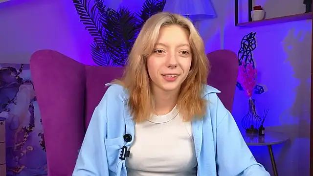 tyratopinka (F teen) - Tease with my lips