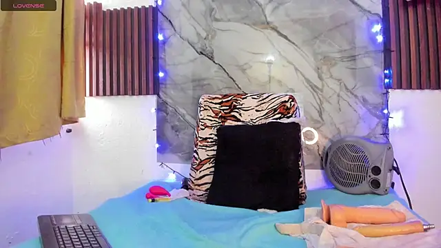 hannaa32 (F milf) - hand job