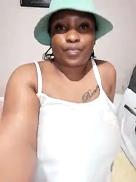 Yummyboomsbb live sex cam