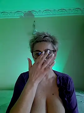 Webcam Model (LunaBlaise)  is live.Free join now!