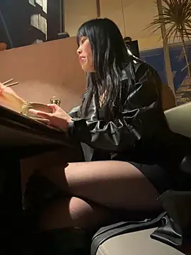 美女petoys在线直播