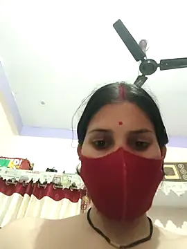 Webcam Model (Maahi-Queen)  is live.Free join now!