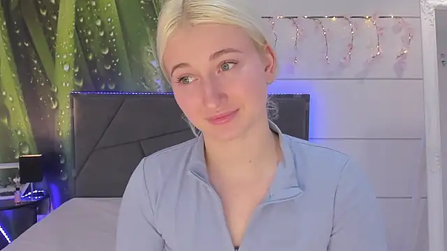 HollyTailors live sex cam