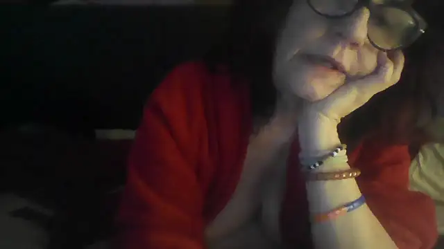 klarissabloum (F mature) - MI SCULACCIO CON CUCCHIAIO DI LEGNO