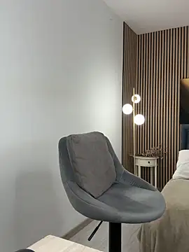 Webcam Model (BarbaraXoXoX) is live