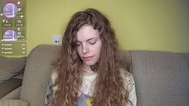 rayanenlia (F young) - massaging my tired shoulders