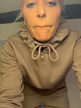 alicedx (F young) - Naughty striptease 🥳