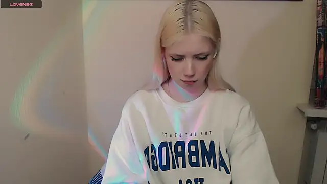 alicehotty_ - AliceHotty_'s free webcam