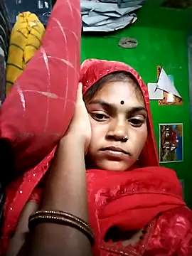 Webcam Model (Jooli_cuty) is live