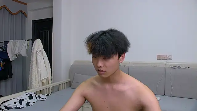 icecream-002's live cam