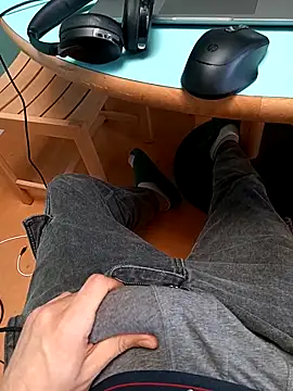 Fun_yacine's live cam