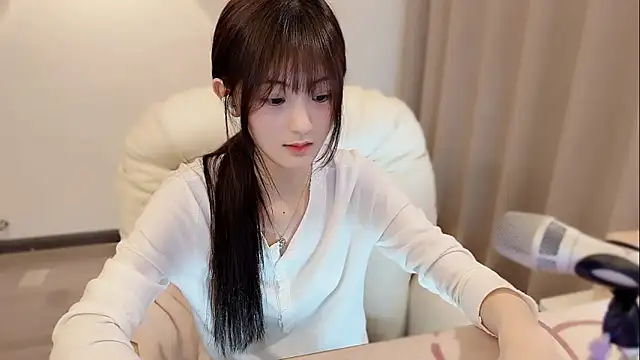 美女LH7在线直播