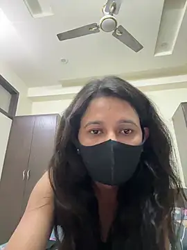 Webcam Model (raavigirl) is live