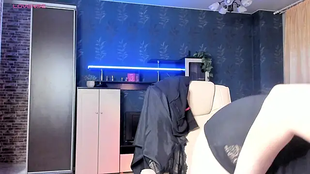 Lucky_Milf live sex cam