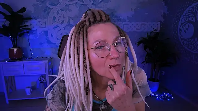 umaspace - UmaSpace's free webcam - UK Sex Cams