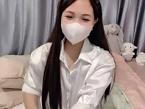 Lucy681 live sex cam