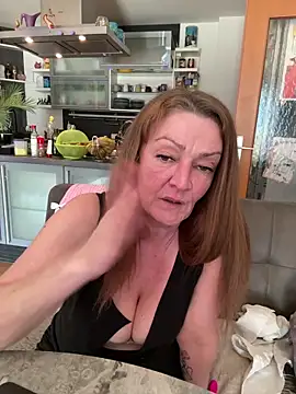 Milf-Gabi live sex cam