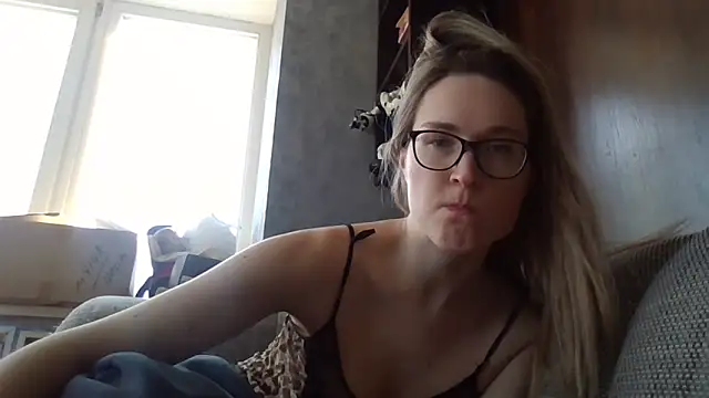 jugira - Jugira's free webcam - UK Sex Cams