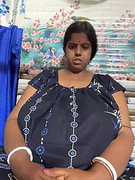 Webcam Model (Beauty-queen)  is live.Free join now!