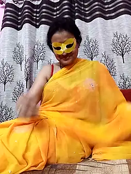 Webcam Model (Gullapi)  is live.Free join now!