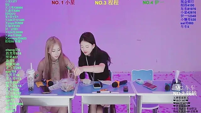 美女ZZ000S33在线直播