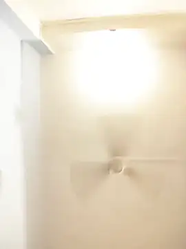 Webcam Model (NakedMILFx) is live