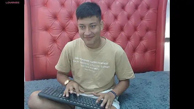 dominantboy4 (M twink) - cum show