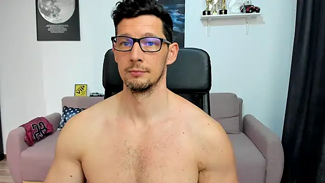 brutusk08 (Ask my age) - Get me naked