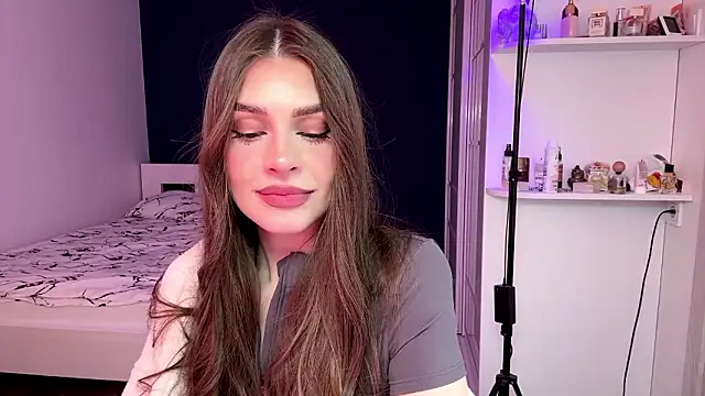 machellespader (F young) - show my hot sexy body and unzip my top