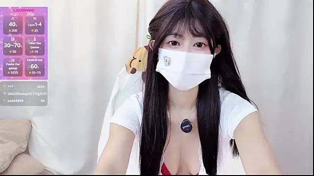 yunbaobei_6688 (F young) - 裸上半身+小粉链接120秒