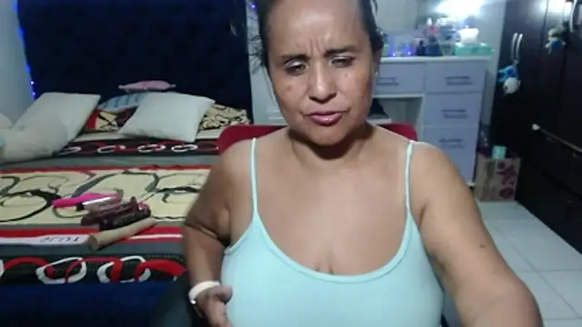 pervert_mommy_ (F mature) - give me lots of tips love