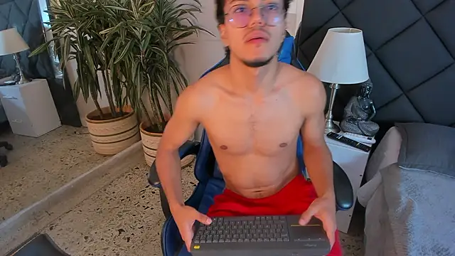 kai_storn - Kai_storn's free webcam - UK Sex Cams