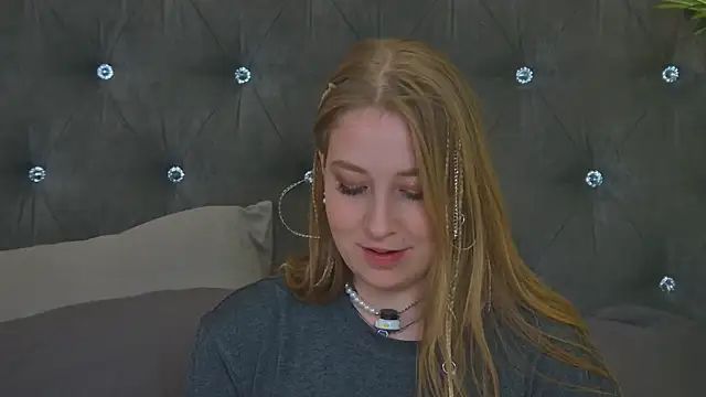 miaeuphoria_ - MiaEuphoria_'s free webcam