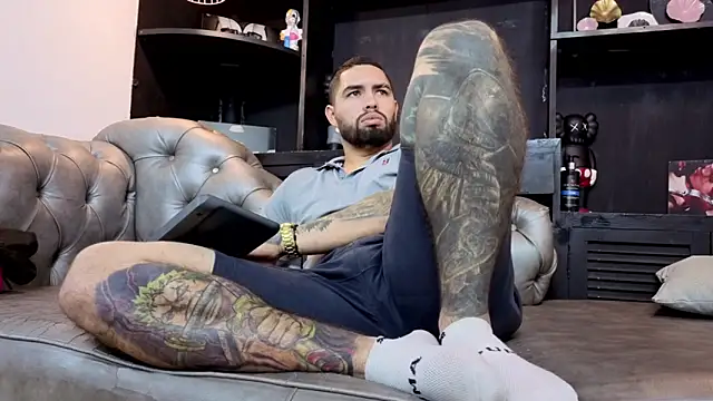 matteosantos - Matteosantos's free webcam - UK Sex Cams