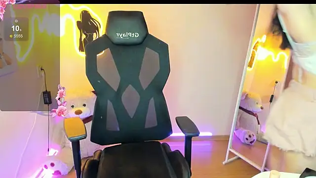 aliceeinwonderlanddd (F teen) - 💋boob massage💋