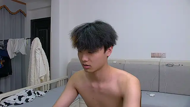 icecream-002's live cam