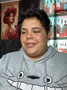 Webcam Model (Hailey_Curvy)  is live.Free join now!