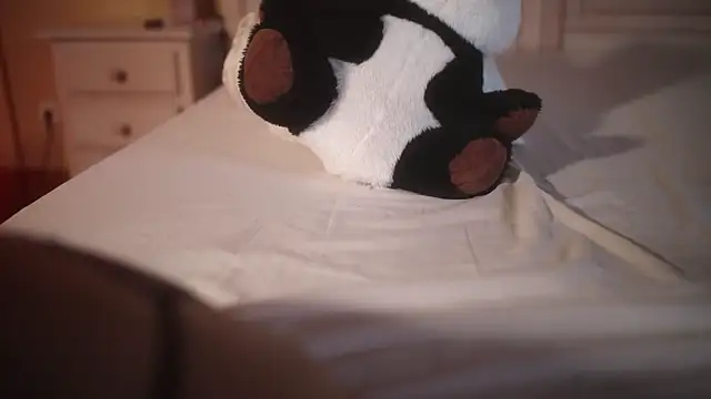 suzysuza - Suzysuza's free webcam - UK Sex Cams