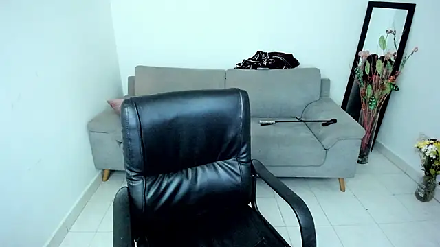 adele_sweett (F milf) - show pussy hairy open