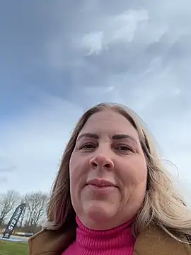 amanda_norsk (F milf) - wet bj